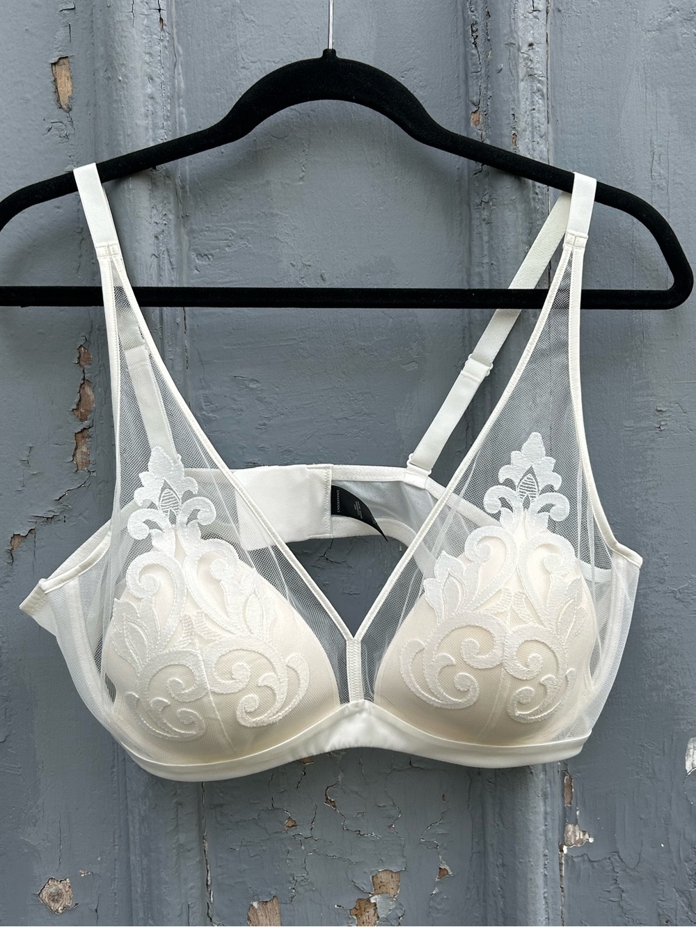 Understance white mesh detailed bra, size 40D